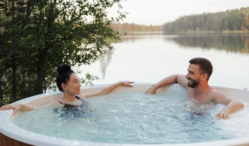 Détente et bien-être : séjour inoubliable dans un hotel avec piscine intérieure chauffée à Annecy